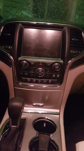 Штатная магнитола Carmedia ZF-1217B Jeep Grand Cherokee (черная)