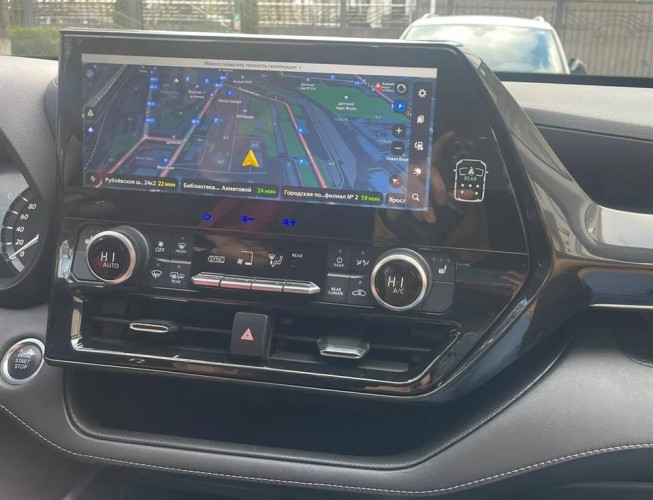 Штатная магнитола Carmedia YL-T1215H Toyota Highlander 2022+