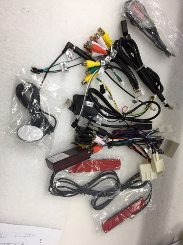 Штатная магнитола Carmedia NM-049-MTK Toyota Camry (2011-2014) (V50)