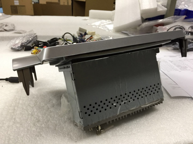 Штатная магнитола Carmedia NM-049-MTK Toyota Camry (2011-2014) (V50)