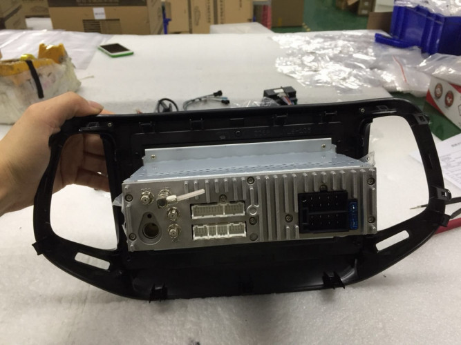 Штатная магнитола Carmedia NM-110-MTK Jeep Cherokee 2014+