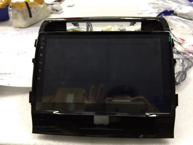 Штатная магнитола Carmedia NM-054-MTK Toyota Land Cruiser 200 (2007-2015) Elegance