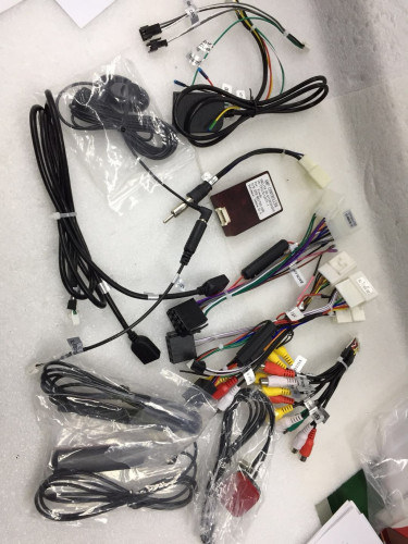 Штатная магнитола Carmedia NM-054-MTK Toyota Land Cruiser 200 (2007-2015) Elegance