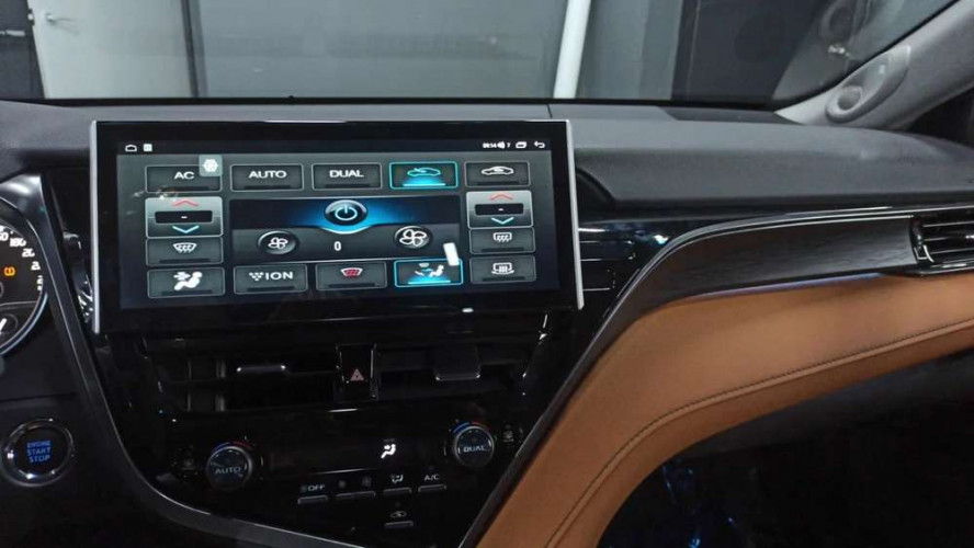 Штатная магнитола Сarmedia NH-T1207 Toyota Camry V70 2020+