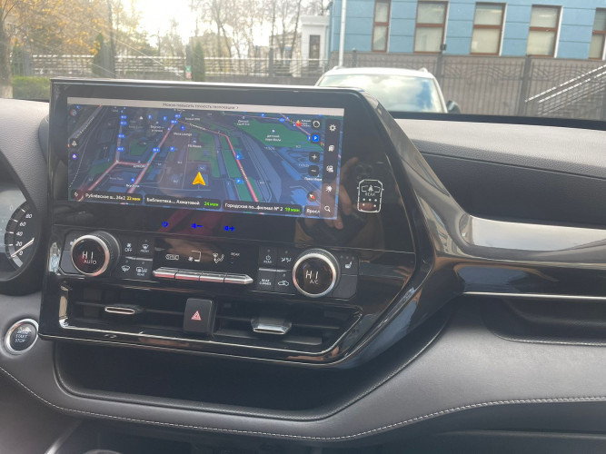 Штатная магнитола Carmedia NH-T1215C Toyota Highlander 2022+